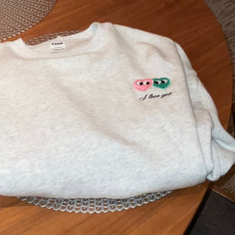 Victorias Secret Pink Valentine’s Day sweatshirt size Medium. new without tags